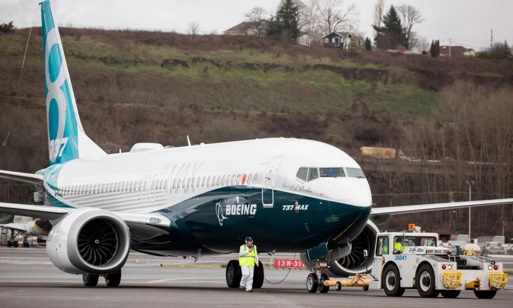 Καταθέτει για πρώτη φορά ο CEO της Boeing για την ασφάλεια των αεροσκαφών: «Απέχουμε πολύ από το να είμαστε τέλειοι»